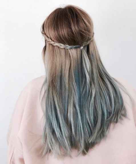 голубое омбре на волосах