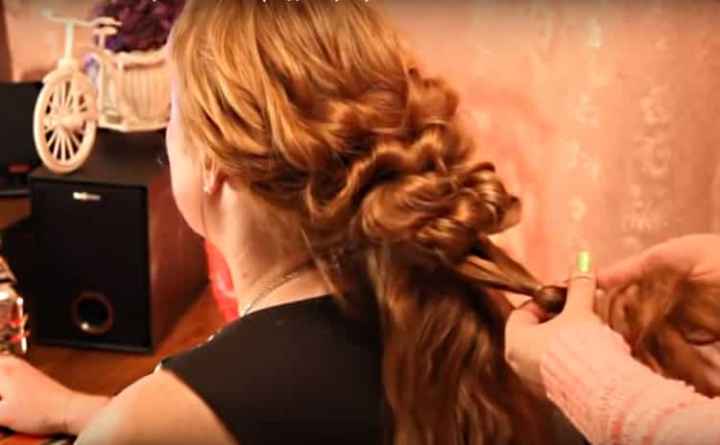 Процесс плетения греческой косы